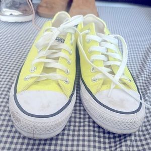 Chuck Taylors women’s size 7